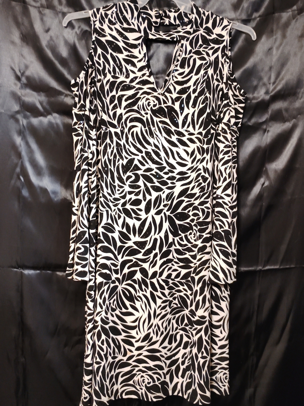 MSK Black and White Floral Cold-Shoulder Midi Dress